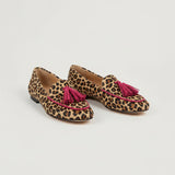 Animal print loafer with fuchsia fringes